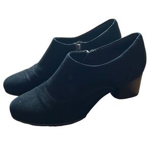 Unstructured‎ Clarks Black Suede Side Zip Block Heel Ankle Booties Women Size 7